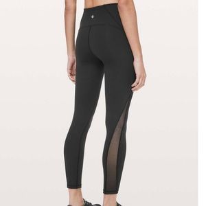 Lululemon train times 7/8 with mesh bottom like new